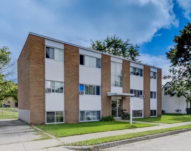 Multiplex at 125 Schlueter Street, Cambridge, ON N3H 4B4
