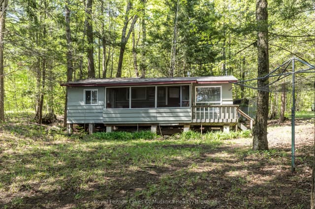 Detached at 1082 Lakeshore Drive S, Bracebridge, ON P1L 1X3