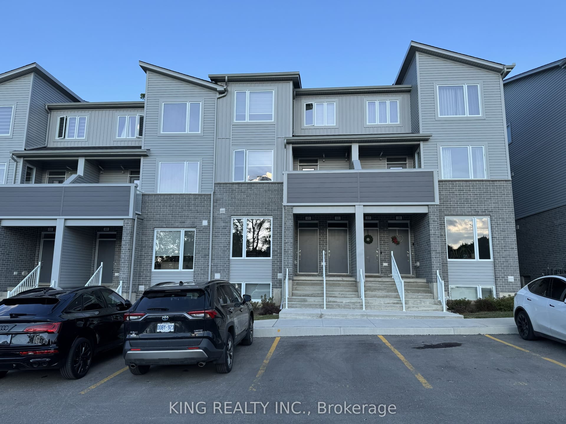 Suite 45, Unit 45 · 990 Deveron Cres