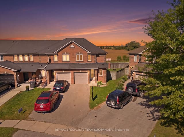 Att/Row/Townhouse at 18 Alderbrook Place, Caledon, ON L7E 1V3