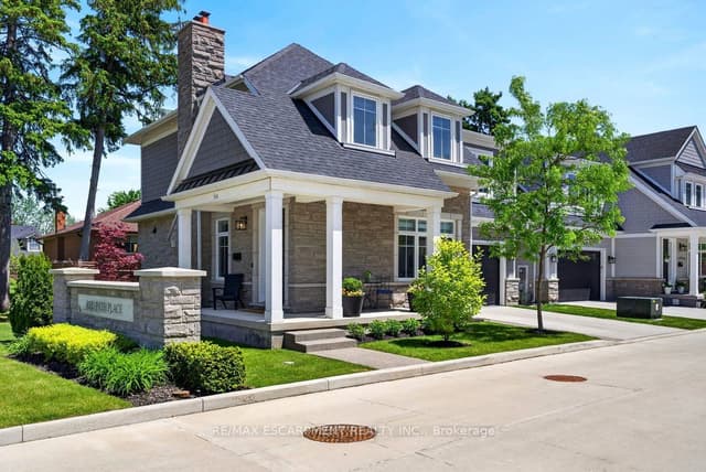 Detached at 2134 New Street 6, Burlington, ON L7R 1H8