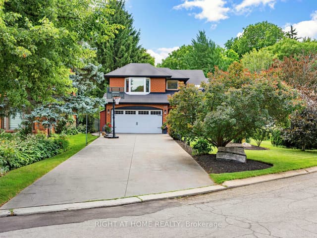 Detached at 608 Highvalley Road, Hamilton, ON L9G 3X3
