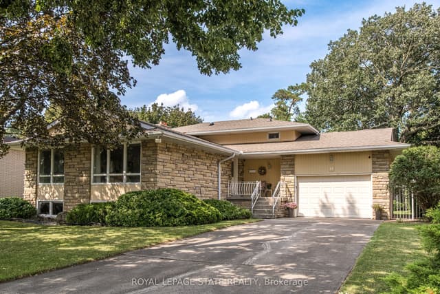 Detached at 14 Woodside Drive, Hamilton, ON L8T 1C3