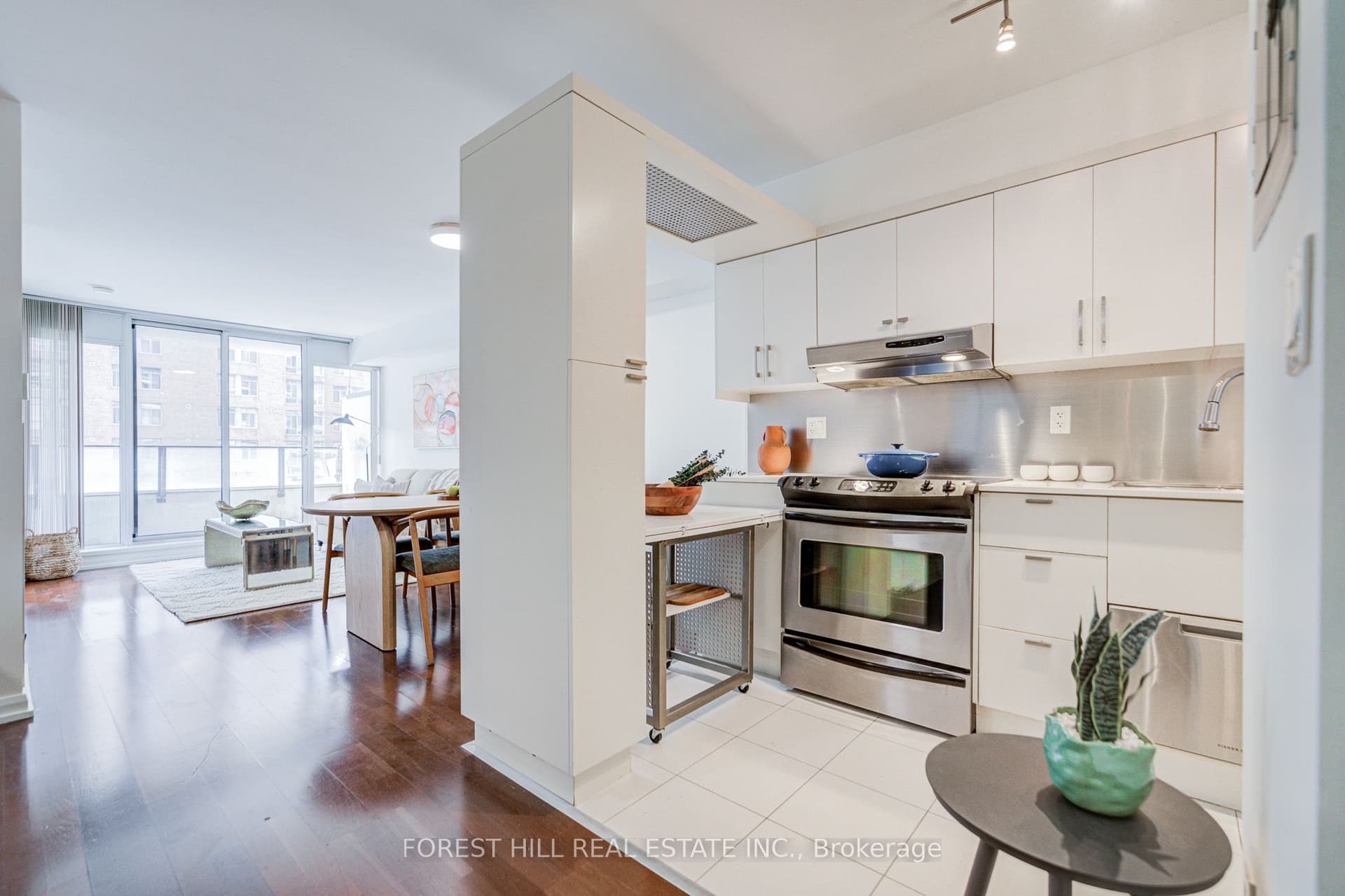 Suite 917 · Floor 9, Unit 917 · 111 Elizabeth St