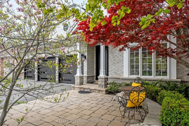 Detached at 4285 Couples Crescent, Burlington, ON L7M 4Y8