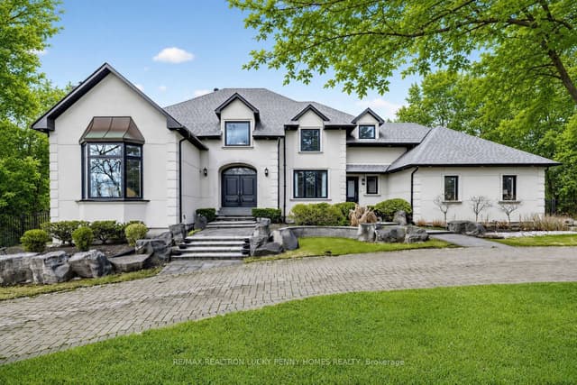 Detached at 18 Walnut Glen Place, Markham, ON L6C 1A3