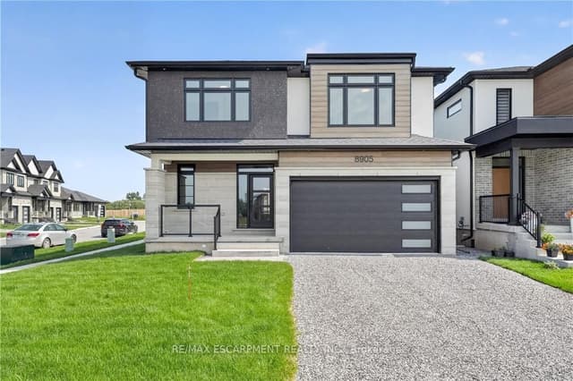 Detached at 8905 Angie Drive, Niagara Falls, ON L2H 3W8
