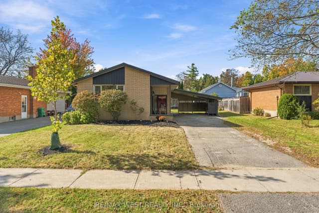 Detached at 1271 Franklin Drive, Peterborough, ON K9H 6Z3