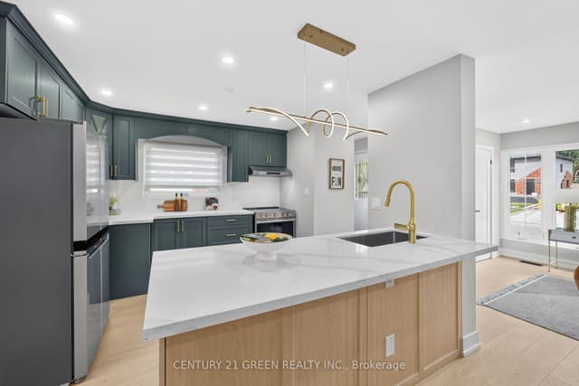 Semi-Detached at 3628 Anniversary Road, Mississauga, ON L5C 2G1