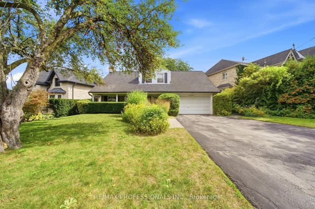 Detached at 15 Hartfield Court, Toronto, ON M9A 3E4, Toronto W08