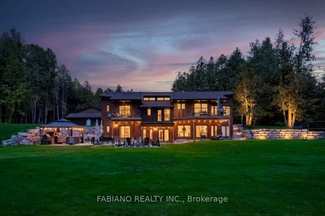 Detached at 4767 14th Line, New Tecumseth, ON L0L 1L0