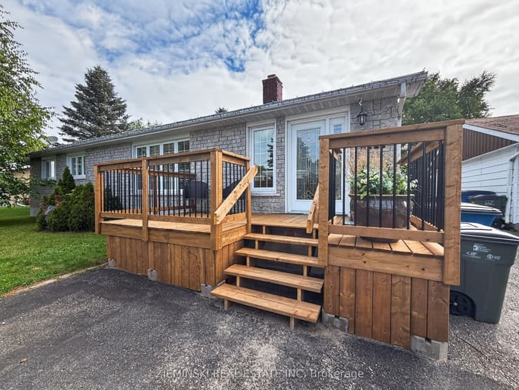 284 Fourteenth Avenue