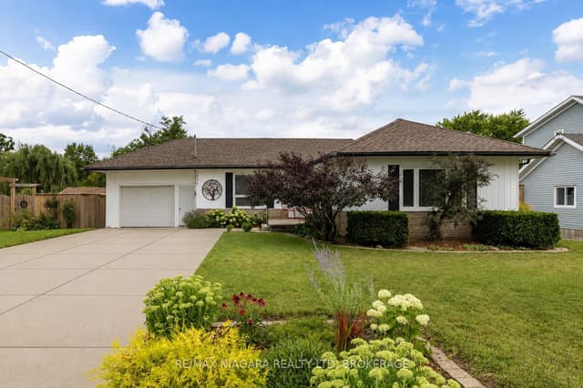 Detached at 3522 East Main Street, Fort Erie, ON L0S 1S0