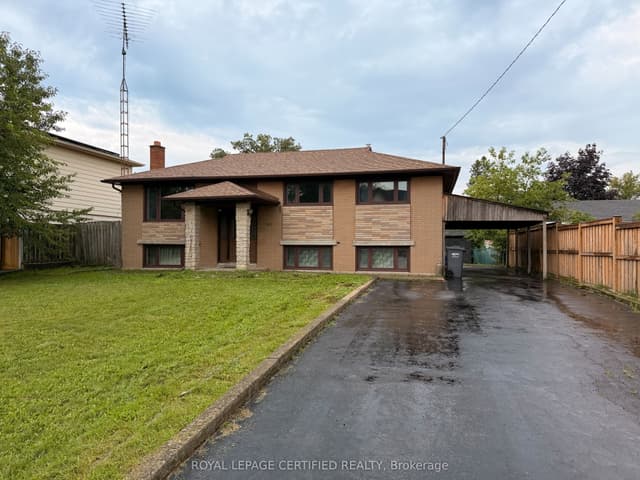 Detached at 1398 Wren Avenue, Oakville, ON L6L 2V6