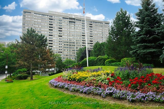 Condo Apartment at 50 Elm Drive E 1209, Mississauga, ON L5A 3X2