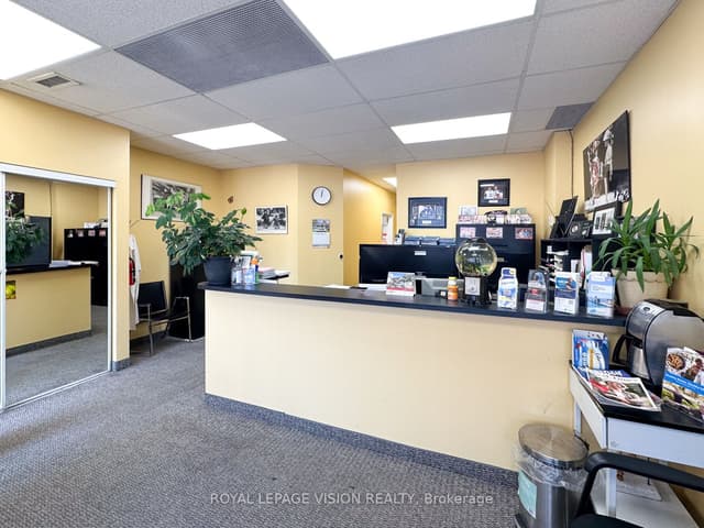 Office at 2085 Weston Road 1, Toronto, ON M9N 1X7, Toronto W04