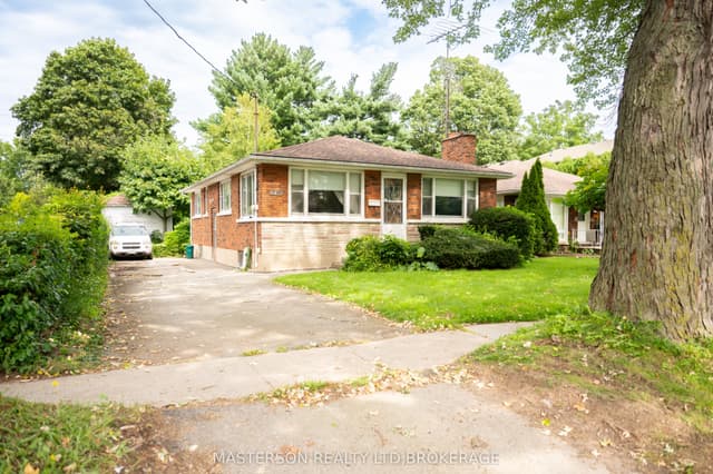 Detached at 6519 Dunn Street, Niagara Falls, ON L2G 2P9