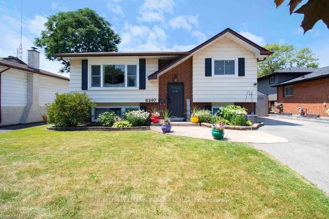 Detached at 6207 KIRKLAND Drive, Niagara Falls, ON L2H 2A7