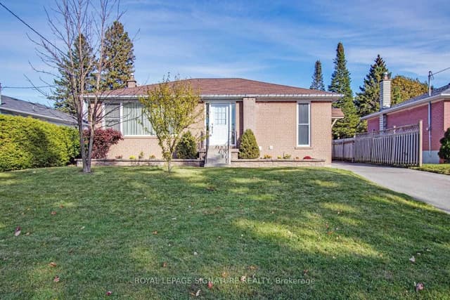 Detached at 11 Patrick Drive, Aurora, ON L4G 2A6
