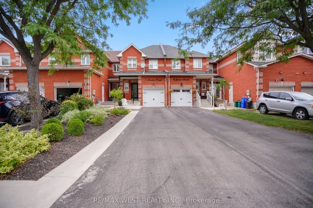 Att/Row/Townhouse at 8 Jensen Court, Vaughan, ON L6A 2T6