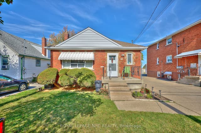 Detached at 102 TOWNLINE RD. WEST Road, St. Catharines, ON L2T 1P7