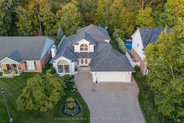 Detached at 81 Francis Creek Boulevard, St. Catharines, ON L2W 1B3
