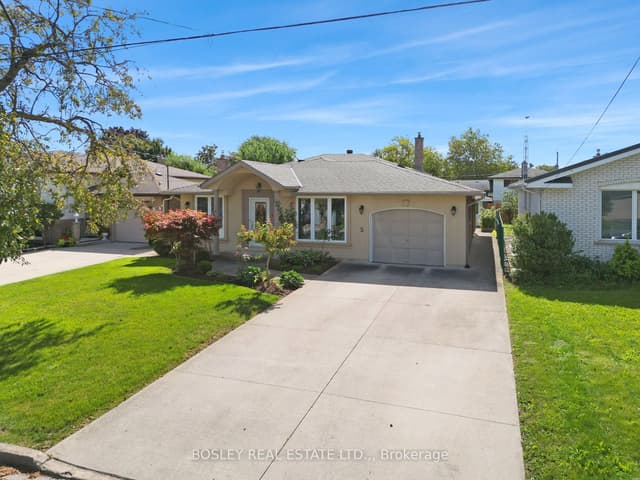 Detached at 5 Bendingroad Crescent, St. Catharines, ON L2N 5R4