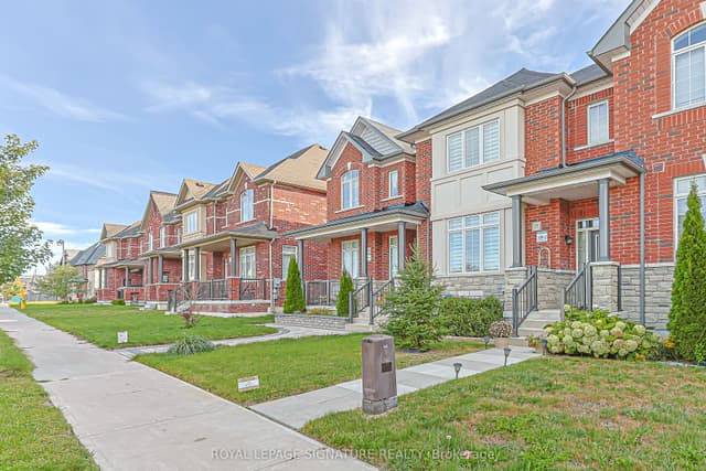 Att/Row/Townhouse at 27 Beechborough Crescent, East Gwillimbury, ON L9N 0L6