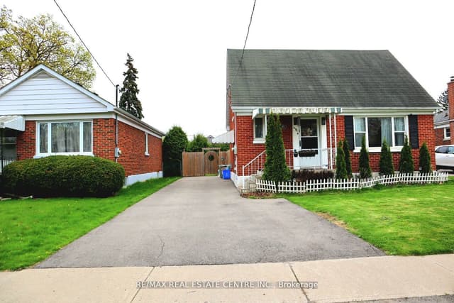 Detached at 401 Elgin St Street E, Oshawa, ON L1G 1V1