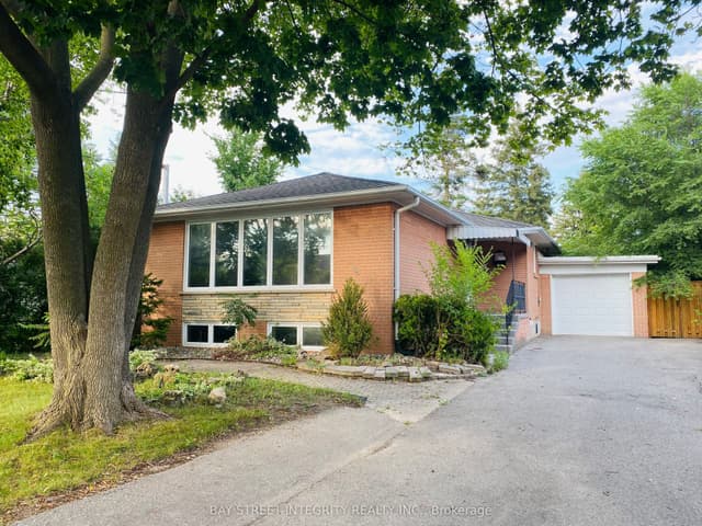 Detached at 207 Maple Avenue, Richmond Hill, ON L4C 2J4