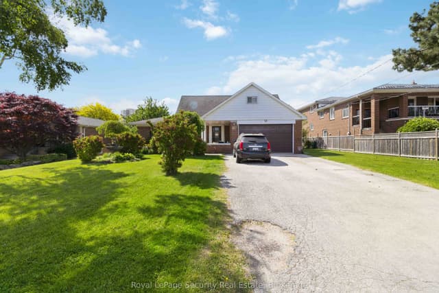 Detached at 73 St Andrews Boulevard, Toronto, ON M9R 1W4, Toronto W09