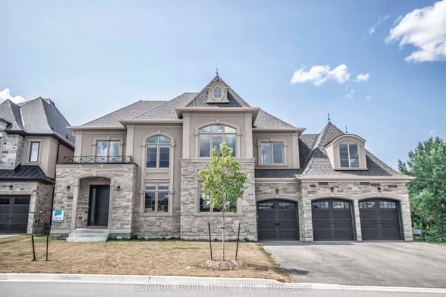 Detached at 122 Burns Boulevard, King, ON L7B 0M2