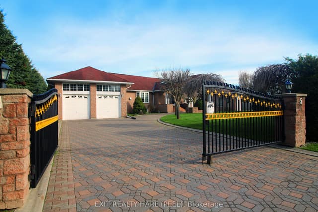 Detached at 5 Glenbrook Boulevard, Brampton, ON L6P 0N6