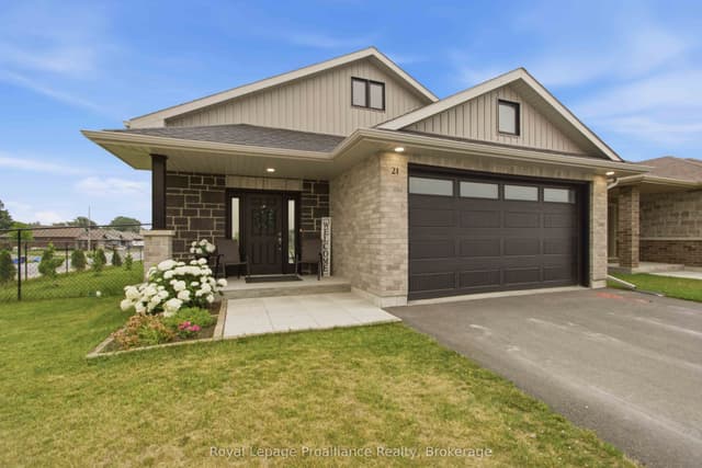 Detached at 21 Cedar Park Crescent, Quinte West, ON K8V 0J1