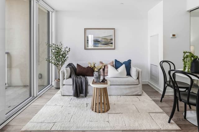 Condo Apartment at 108 Peter Street 1003, Toronto, ON M5V 2G7, Toronto C01