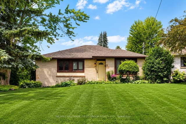 Detached at 180 Sherwood Avenue, Oshawa, ON L1G 3L8