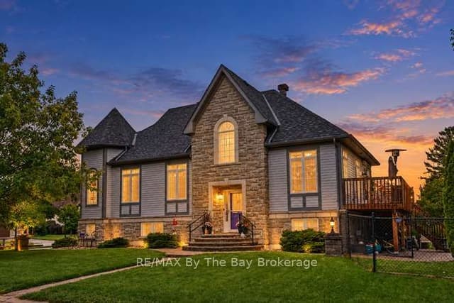 Detached at 90 Meadowlark Boulevard, Wasaga Beach, ON L9Z 0B5