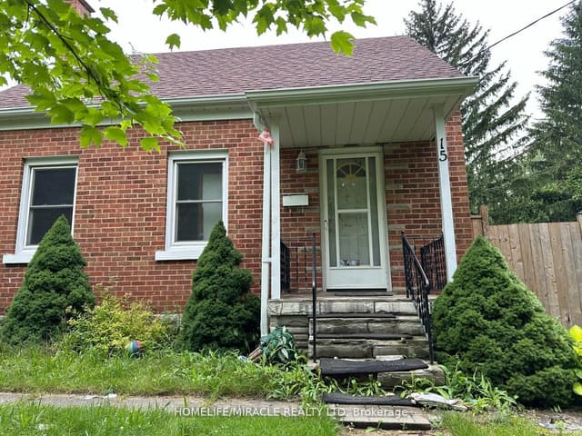 Detached at 15 Beverley Street, Waterloo, ON N2L 2H5