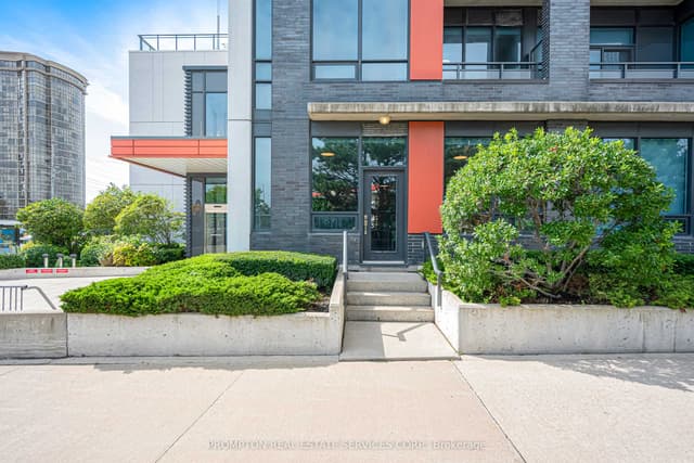Condo Apartment at 55 Eglinton Avenue W 108, Mississauga, ON L5R 0E4