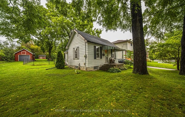 Detached at 220 Thomas Street, Oshawa, ON L1J 1M1