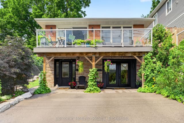 Detached at 592 Aberdeen Avenue, Hamilton, ON L8P 2T1