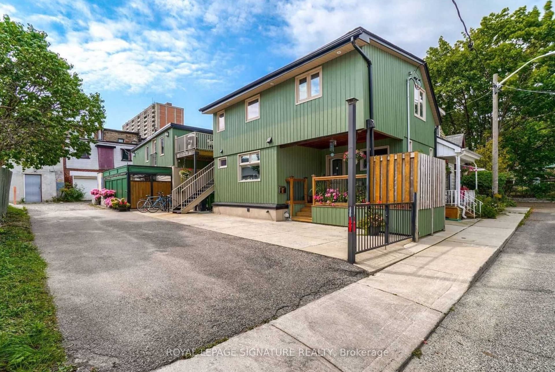 23 Abbs St