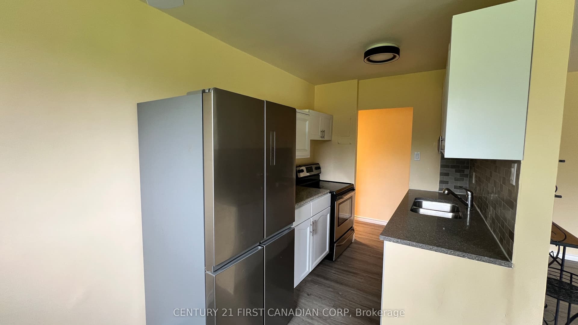 Suite 207 · Floor 2, Unit 207 · 1830 Dumont St