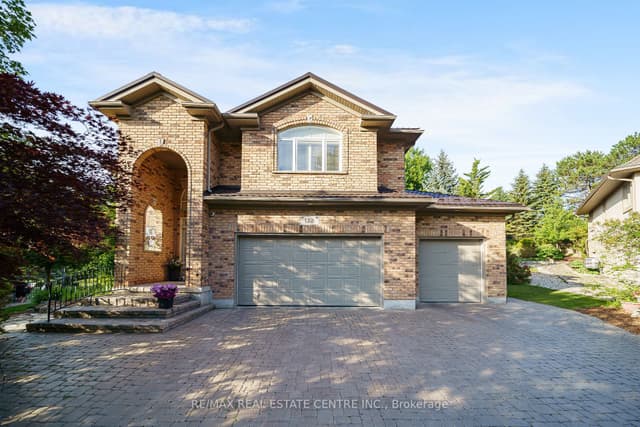 Detached at 112 Dirksen Court, Kitchener, ON N2P 2M1