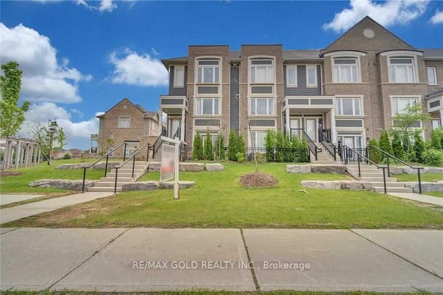 Condo Townhouse at 250 Sunny Meadow Boulevard 53, Brampton, ON L6R 3Y7