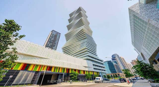 Condo Apartment at 3900 Confederation Parkway 6001, Mississauga, ON L5B 0M3