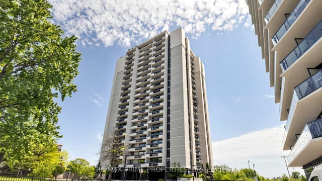 Condo Apartment at 1455 Lawrence Avenue W 1404, Toronto, ON M6L 1B1, Toronto W04