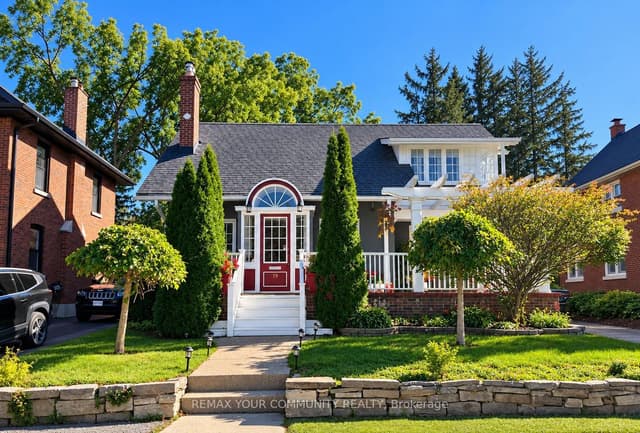 Detached at 19 Mark Street, Aurora, ON L4G 1W2