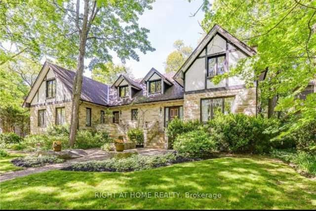 Detached at 2123 Gordon Drive, Mississauga, ON L5B 1S6