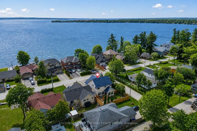 Detached at 684 Lakelands Avenue, Innisfil, ON L9S 4E6